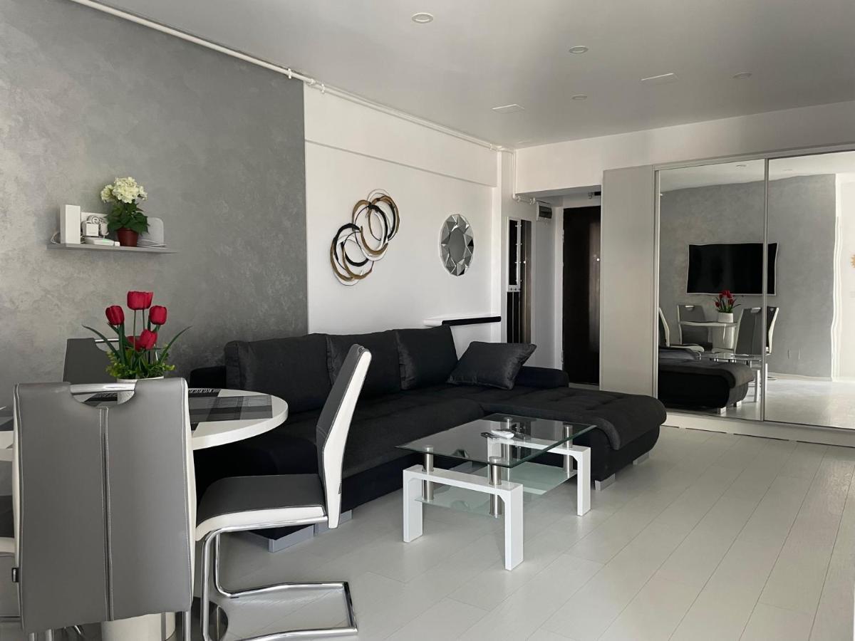 Luxury Westpark 2-Room Apartment Lakeview W5 Bucureşti Ngoại thất bức ảnh