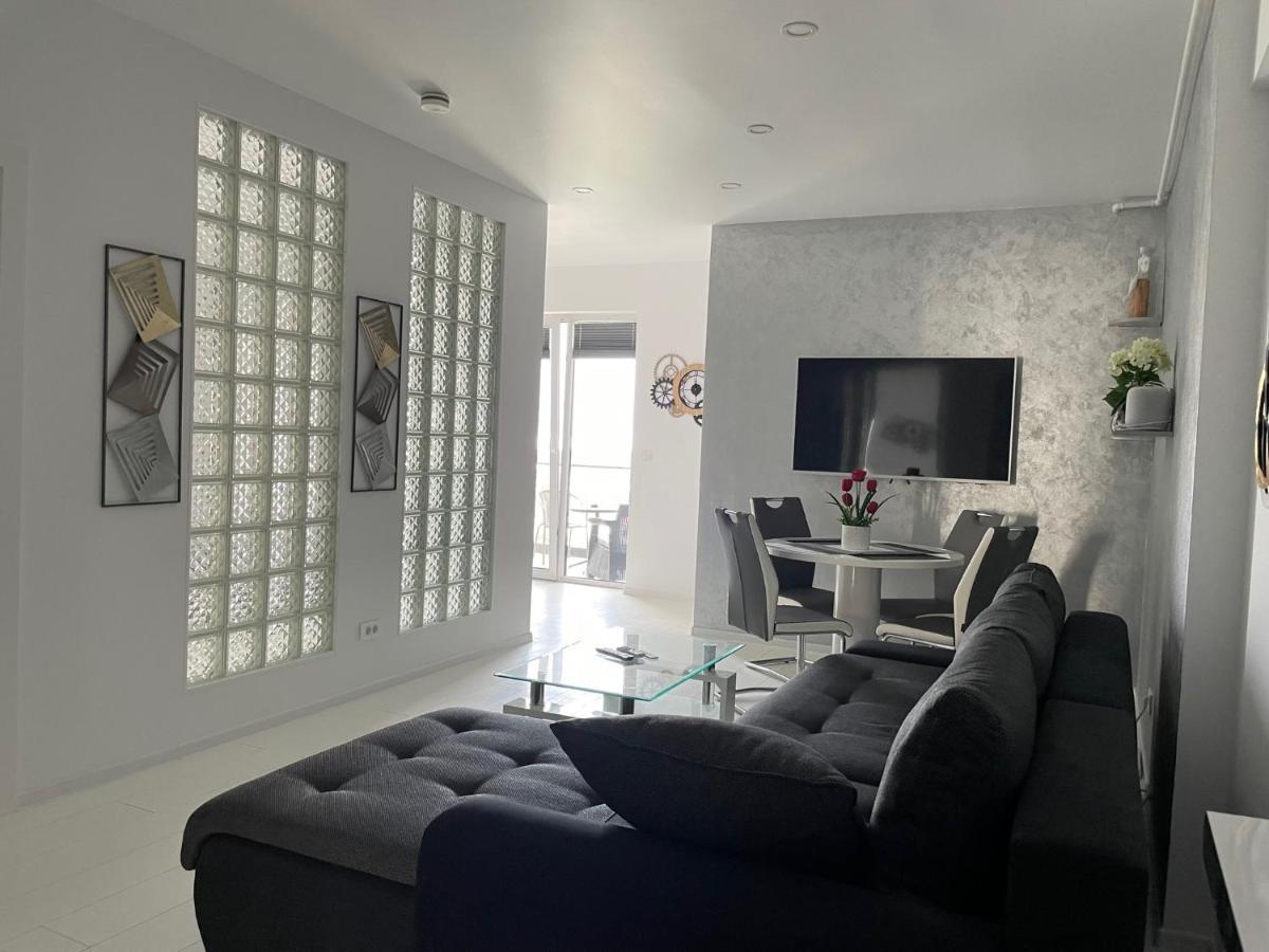 Luxury Westpark 2-Room Apartment Lakeview W5 Bucureşti Ngoại thất bức ảnh